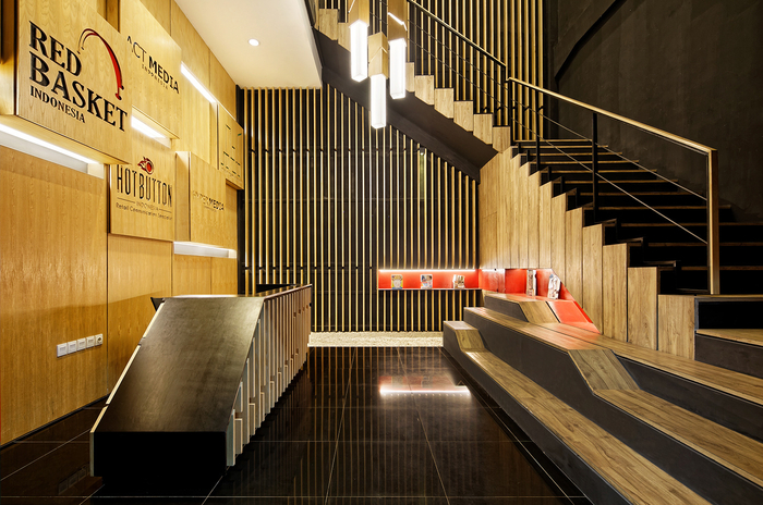 OMG印尼公司背景墻設(shè)計(jì)