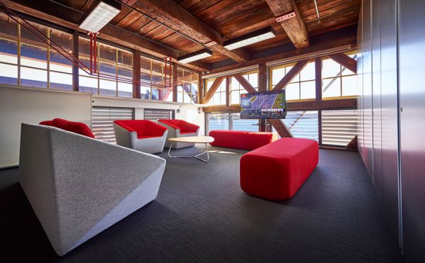 新舊元素融合下的新辦公室設計